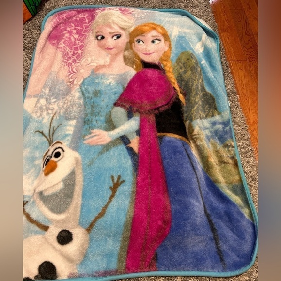 Frozen multicolor Throw Blanket - Picture 1 of 1